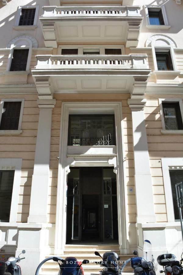 Via Bozzi Luxury Home Bari Exterior foto